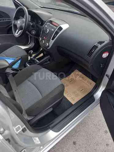 Kia Ceed 2010, 150,350 km - 1.4 л - Ucar