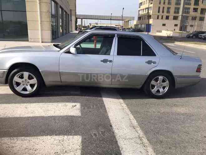 Mercedes E 220 1993, 435,800 km - 2.2 l - Sumqayıt