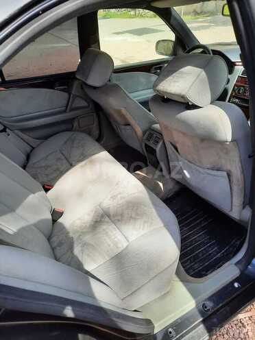 Mercedes E 230 1996, 507,890 km - 2.3 l - Salyan