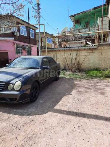 Mercedes E 230 1996, 507,890 km - 2.3 l - Salyan