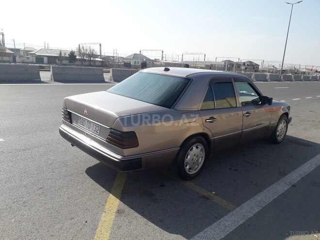 Mercedes E 220 1994, 342,303 km - 2.2 l - Bakı