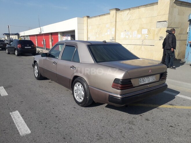 Mercedes E 220 1994, 342,303 km - 2.2 l - Bakı