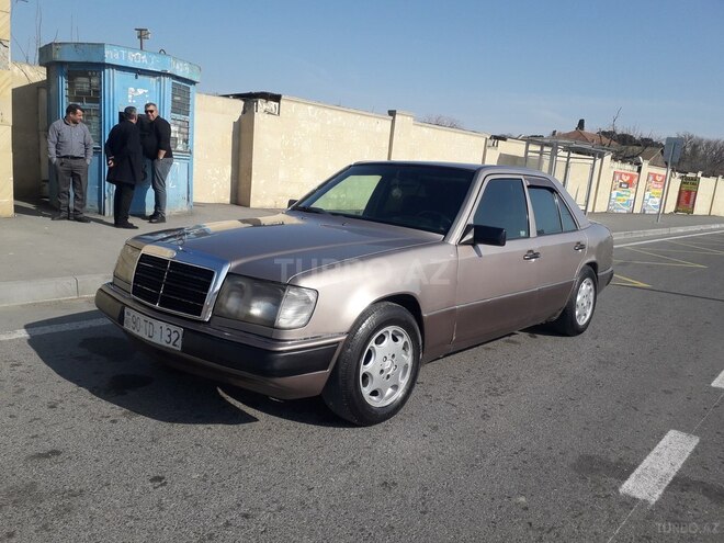 Mercedes E 220 1994, 342,303 km - 2.2 l - Bakı