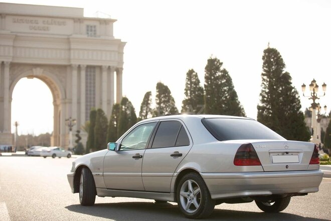 Mercedes C 200 1998, 286,000 km - 2.0 l - Gəncə
