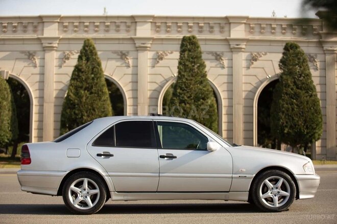 Mercedes C 200 1998, 286,000 km - 2.0 l - Gəncə