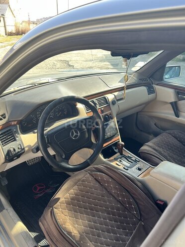 Mercedes E 230 1995, 412,286 km - 2.3 l - Bakı