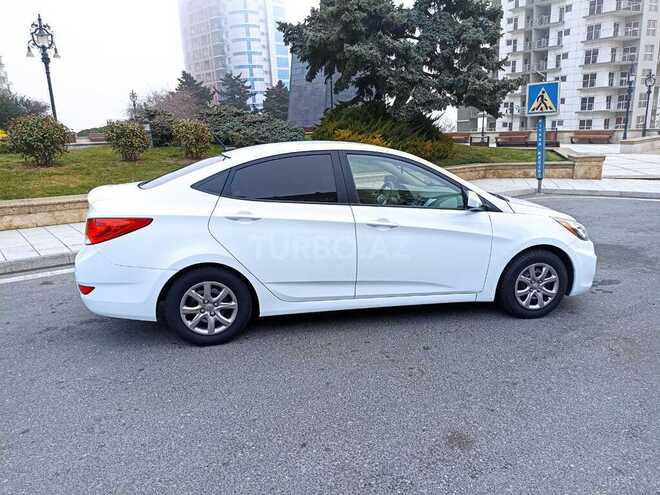 Hyundai Accent 2014, 120,000 km - 1.6 l - Bakı
