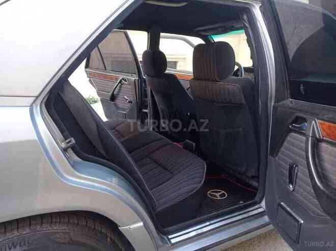 Mercedes E 200 1992, 328,000 km - 2.0 l - Bakı