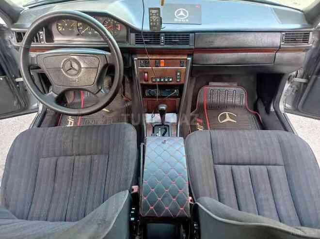 Mercedes E 200 1992, 328,000 km - 2.0 l - Bakı