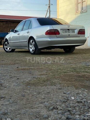 Mercedes E 240 2000, 289,300 km - 2.4 l - Saatlı