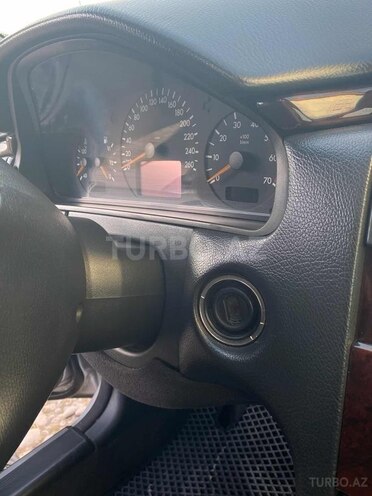 Mercedes E 240 2000, 289,300 km - 2.4 l - Saatlı