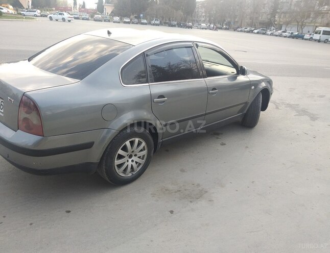 Volkswagen Passat 2002, 235,000 km - 2.0 l - Yevlax