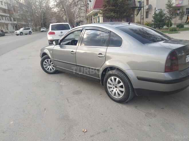 Volkswagen Passat 2002, 235,000 km - 2.0 l - Yevlax