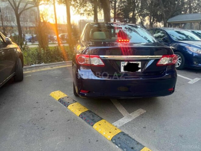 Toyota Corolla 2013, 194,731 km - 1.8 л - Bakı