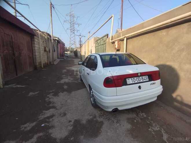 Volkswagen Polo 1995, 250,000 km - 1.6 l - Bakı