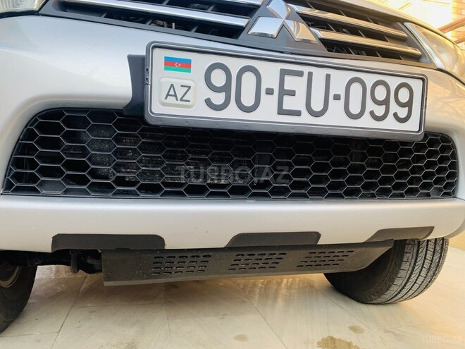 Mitsubishi L200 2011, 215,000 km - 2.5 l - Bakı
