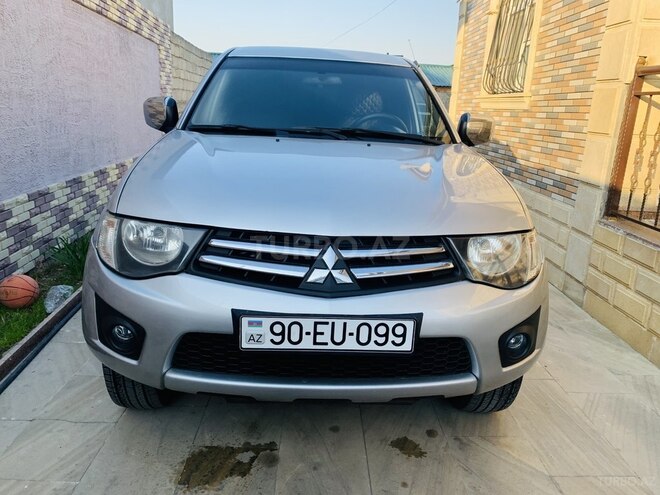 Mitsubishi L200 2011, 215,000 km - 2.5 l - Bakı
