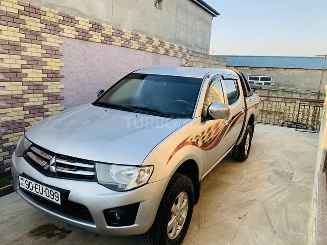 Mitsubishi L200 2011, 215,000 km - 2.5 l - Bakı