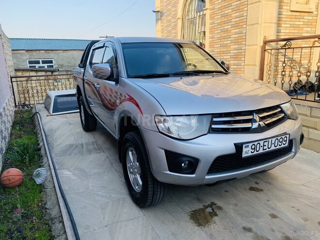 Mitsubishi L200 2011, 215,000 km - 2.5 l - Bakı