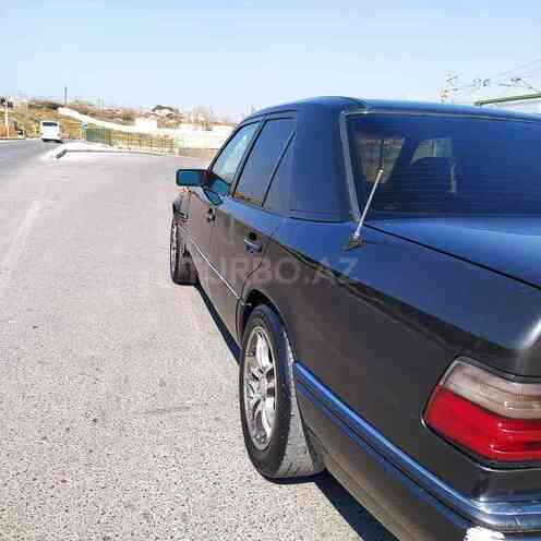 Mercedes E 220 1994, 273,000 km - 2.2 l - Bakı