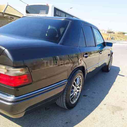 Mercedes E 220 1994, 273,000 km - 2.2 l - Bakı