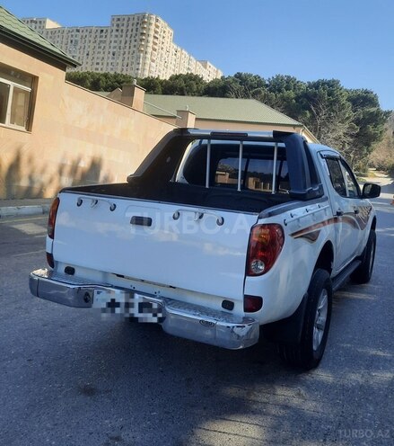 Mitsubishi L200 2007, 205,300 km - 2.5 l - Bakı