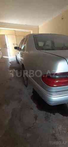 Mercedes E 280 1996, 365,557 km - 2.8 l - Qazax