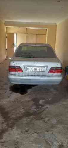 Mercedes E 280 1996, 365,557 km - 2.8 l - Qazax