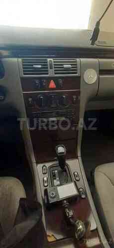 Mercedes E 280 1996, 365,557 km - 2.8 l - Qazax