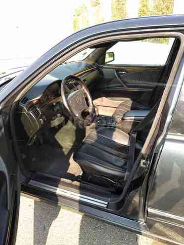 Mercedes E 200 1998, 325,000 km - 2.0 л - Bakı
