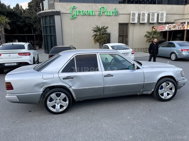 Mercedes E 200 1993, 546,773 km - 2.0 l - Bakı