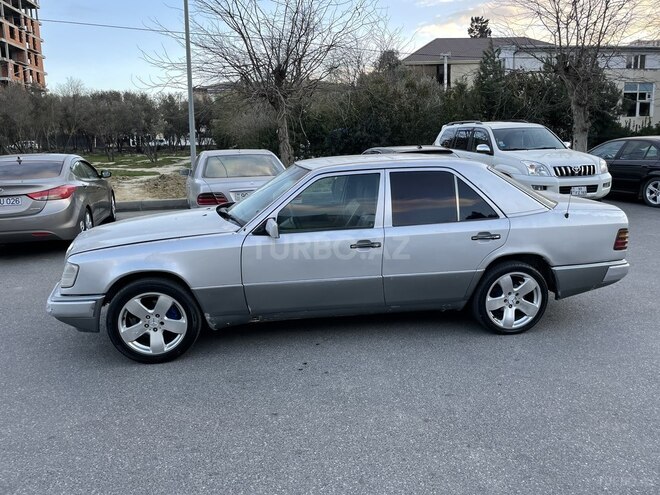 Mercedes E 200 1993, 546,773 km - 2.0 l - Bakı