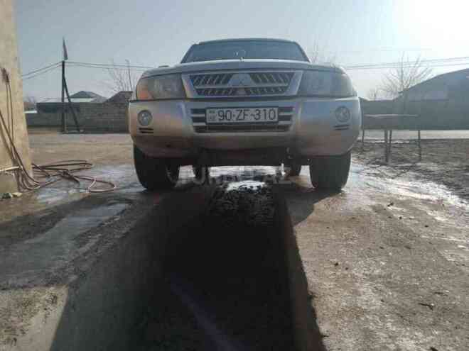 Mitsubishi Pajero 2003, 289,600 km - 2.8 l - Bakı