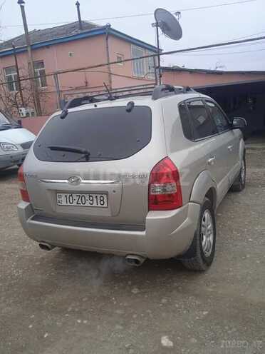 Hyundai Tucson 2006, 210,000 km - 2.7 л - Qusar