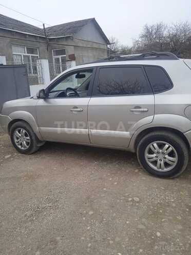 Hyundai Tucson 2006, 210,000 km - 2.7 л - Qusar
