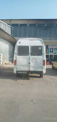 Mercedes 208 D 1991, 300,000 km - 2.9 л - Zaqatala