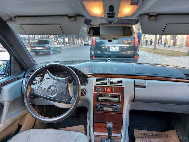 Mercedes E 230 1996, 217,000 km - 2.3 l - Bakı