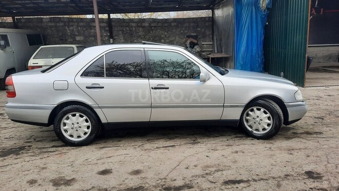 Mercedes C 220 1995, 286,000 km - 2.2 l - Şəki