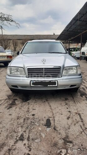 Mercedes C 220 1995, 286,000 km - 2.2 l - Şəki