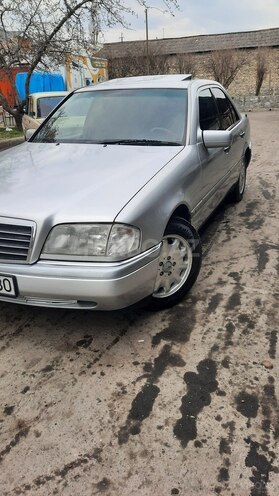 Mercedes C 220 1995, 286,000 km - 2.2 l - Şəki