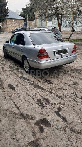 Mercedes C 220 1995, 286,000 km - 2.2 l - Şəki