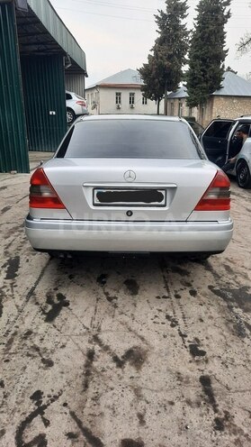 Mercedes C 220 1995, 286,000 km - 2.2 l - Şəki
