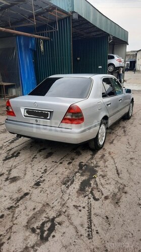 Mercedes C 220 1995, 286,000 km - 2.2 l - Şəki
