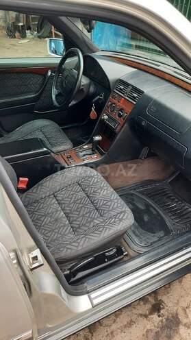 Mercedes C 220 1995, 286,000 km - 2.2 l - Şəki