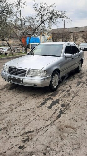 Mercedes C 220 1995, 286,000 km - 2.2 l - Şəki