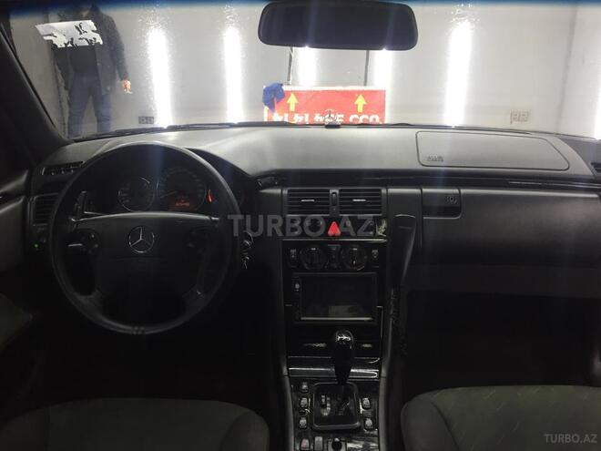 Mercedes E 320 2001, 430,000 km - 3.2 l - Bakı