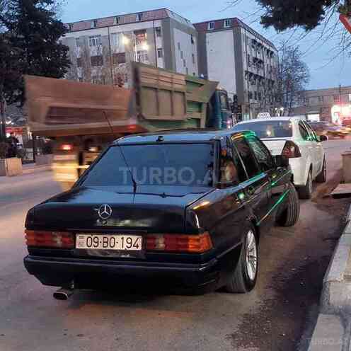 Mercedes 190 1990, 360,000 km - 1.8 l - Yevlax