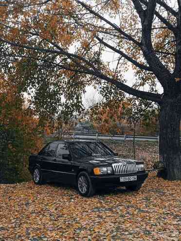Mercedes 190 1990, 360,000 km - 1.8 l - Yevlax