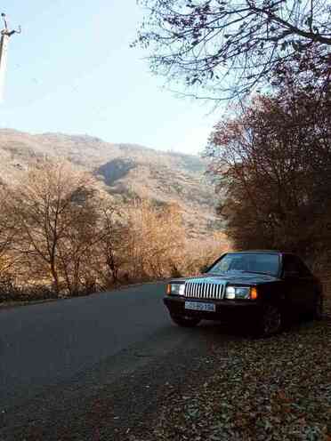 Mercedes 190 1990, 360,000 km - 1.8 l - Yevlax