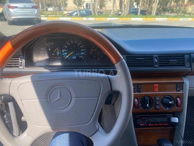 Mercedes E 220 1995, 391,360 km - 2.2 l - Bakı
